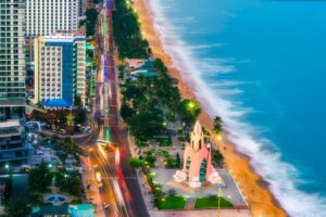 Đường Trần Phú Nha Trang có gì chơi? Bãi biển Trần Phú có tắm được không?